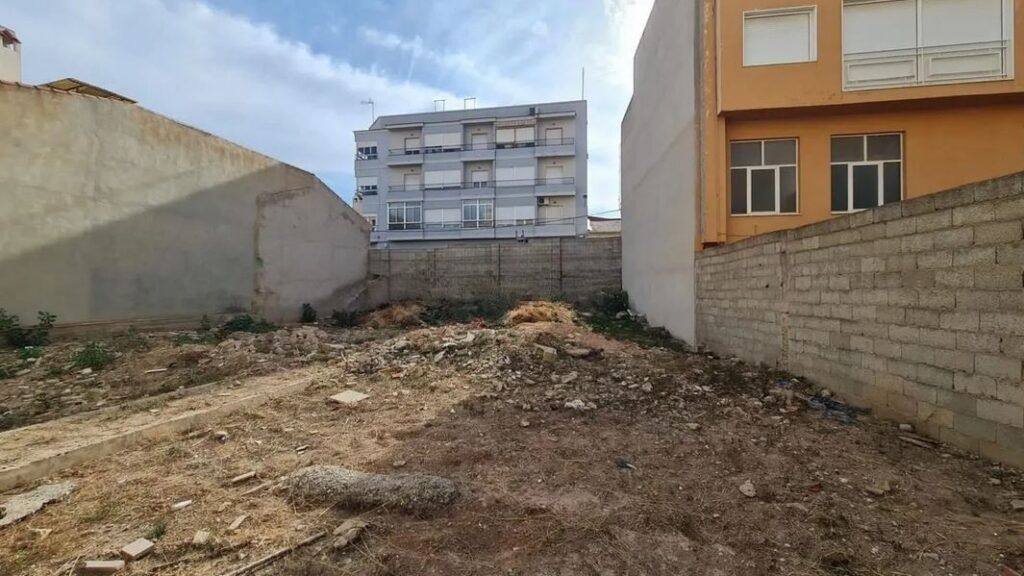 Terreno en venta en Novelda