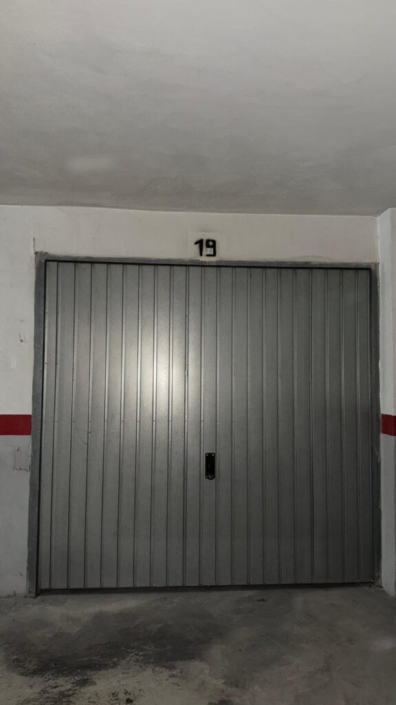 Plaza de Garaje cerrada, en Venta – Oportunidad Única